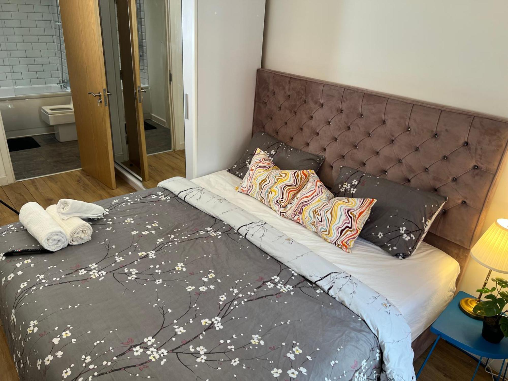 Luxury Urban Tranquility At B1 Appartement Birmingham Buitenkant foto