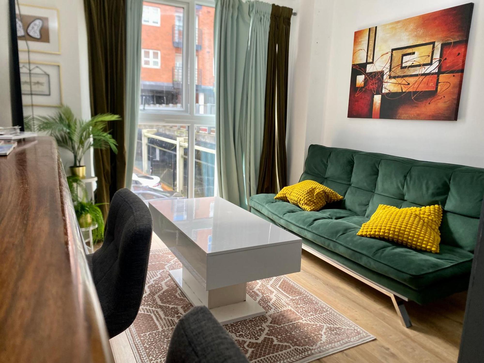 Luxury Urban Tranquility At B1 Appartement Birmingham Buitenkant foto